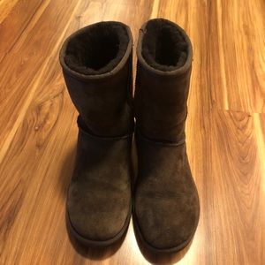 Brown Ugg Short Classic